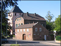 Barmen - Kirche und altes Pfarrhaus