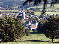 Helden - Blick auf das Dorf