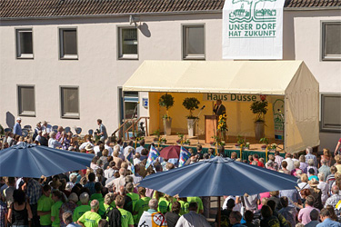 Bekanntgabe der Ergebnisse auf dem Düsser Bauernmarkt