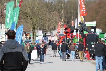 Die Besucher hatten die Möglichkeit sich einen Eindruck vom aktuellen Stand der Modernisierung der Lehrwerkstätten Rind zu machen.