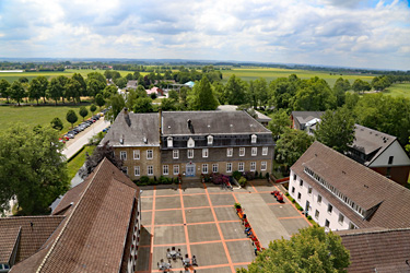 Schloss, Seminar- und Übernachtungsgebäude