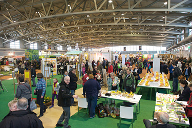 Blick in eine Halle der Messe Land & Genuss in Dortmund