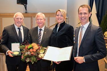 Goldene Kammerplakette für Eckhard Uhlenberg