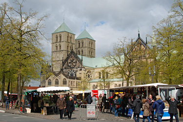 Wochenmarkt am Dom