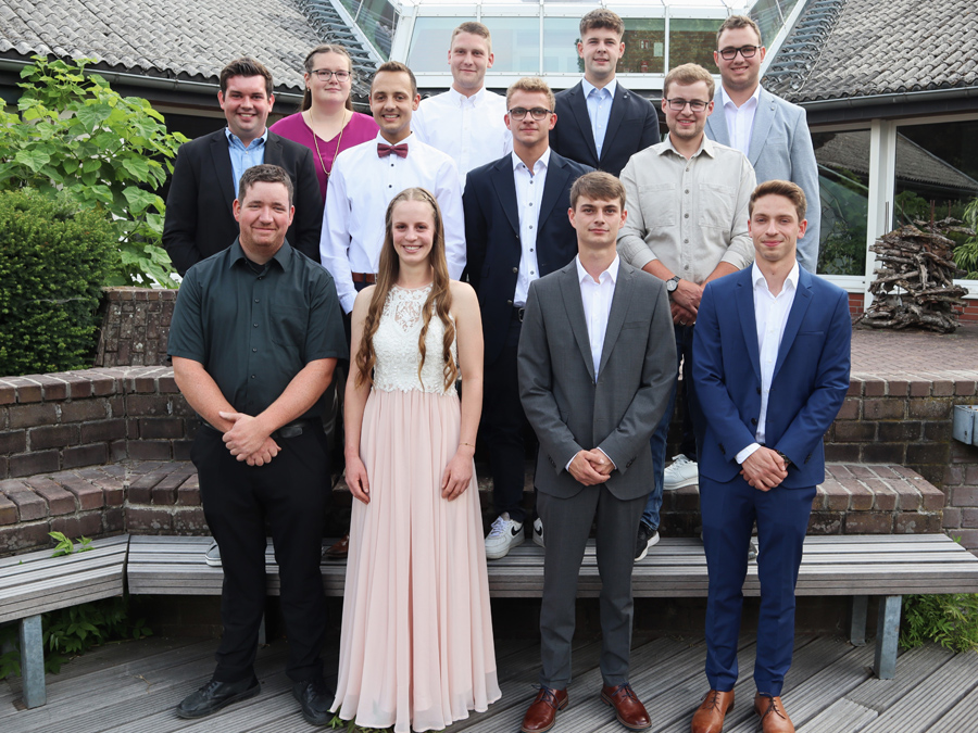 Absolventinnen und Absolventen Oberstufe 2 Köln-Auweiler