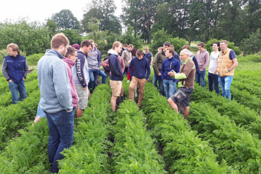 Studierende besuchen Bio-Betrieb Bollmann