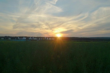 Sonnenuntergang über Mariaburghausen - Zeit für unser Team sich ins Gasthaus Neumanns zurückzuziehen.