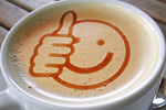 Daumen hoch für Kaffee. Foto: geralt. pixabay.de