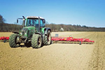 Grubbern mit Fendt-Schlepper