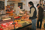 Fleischtheke im Hofladen