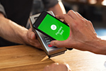 Bezahlen mir NFC-Chip. Foto: Rido, stock.adobe.com