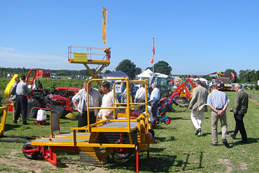 Ausstellung Baumschultechnik in Auweiler