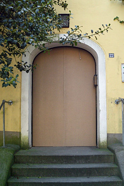 Tür des Lührmannstiftes in Essen