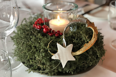 Tischdekoration zum Advent