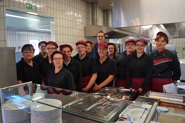 Die Kuechencrew von Haus Freudenberg war vor dem Ansturm der Gäste in der Kantine gewappnet