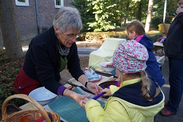 Ganztägig konnten Kinder an mehreren Stellen filzen.