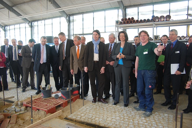 In der Steinhalle des Überbetrieblichen Ausbildungszentrums