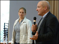 Kristina Schmalor und Wilhelm Brüggemeier bei der Begrüßung